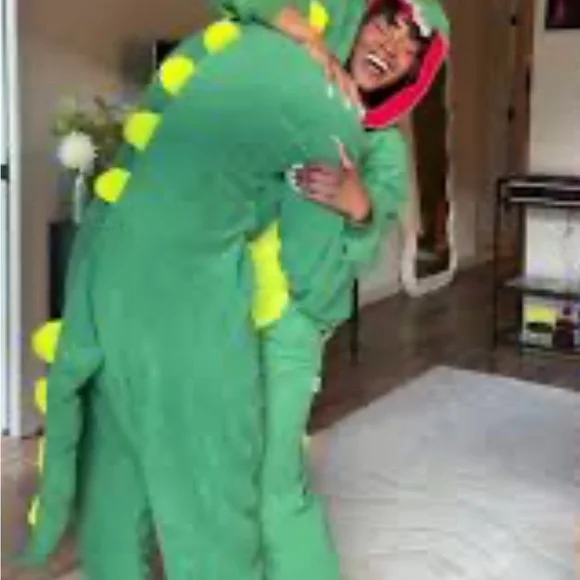 Fabulous Green 3D Dinosaur Adult Costume for Halloween with a beautiful tail🔥🔥🔥 - Picture 3 of 13